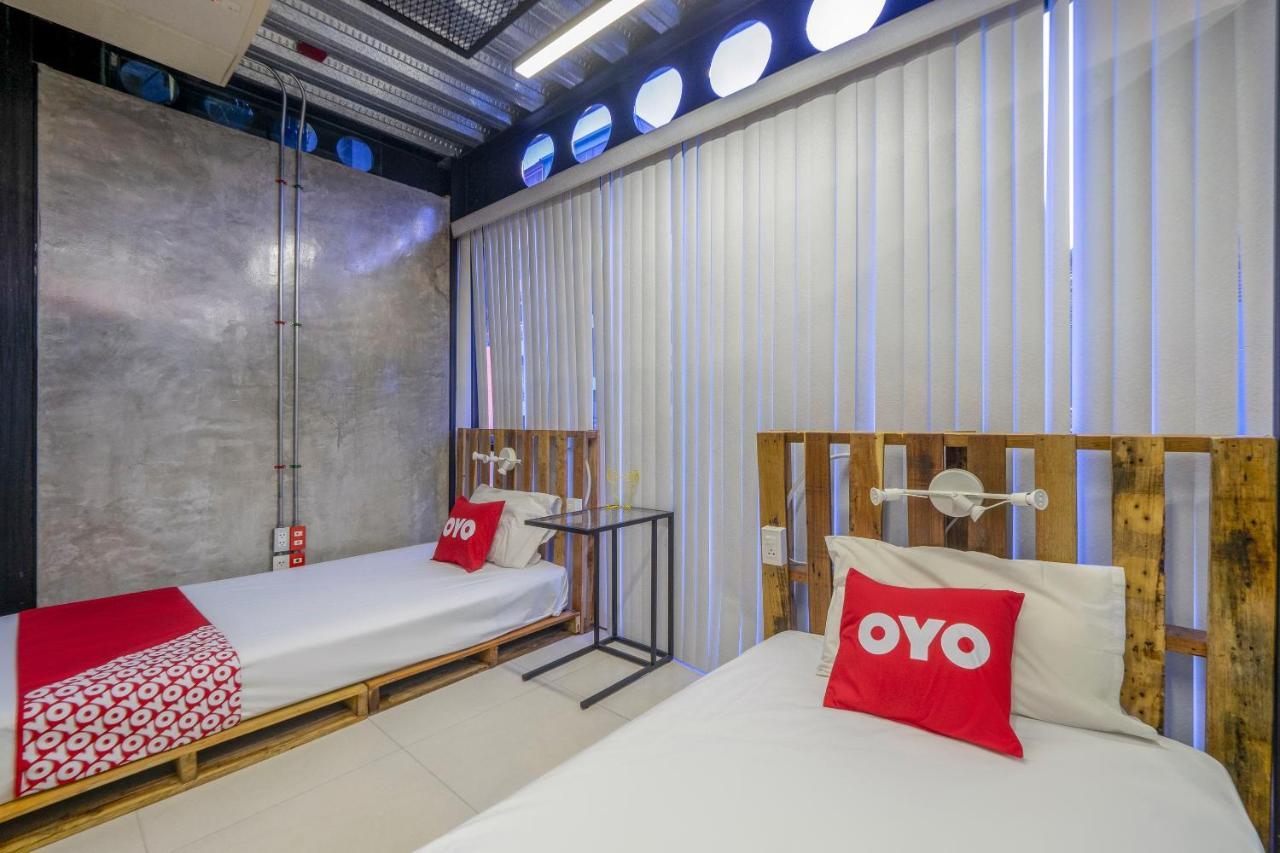 Отель Oyo 1084 Guyasuka Ratchada Бангкок Экстерьер фото