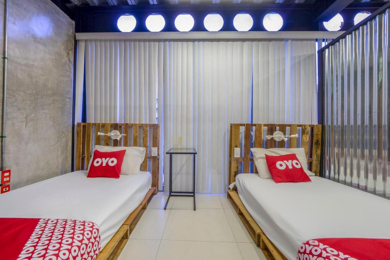 Отель Oyo 1084 Guyasuka Ratchada Бангкок Экстерьер фото